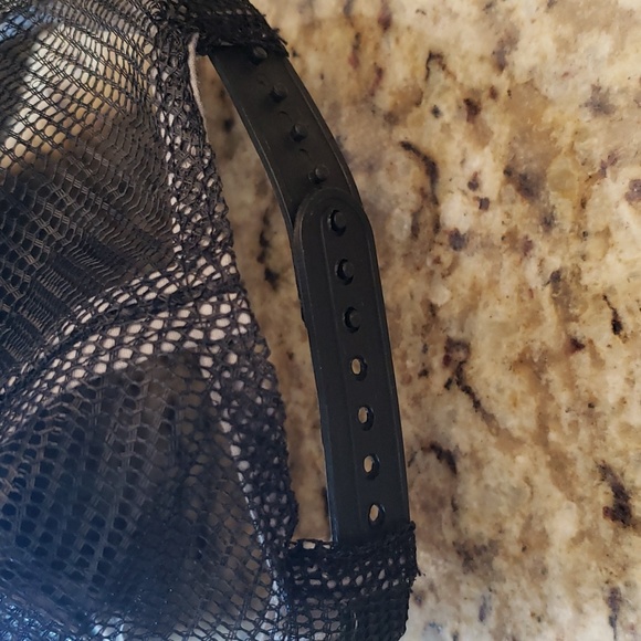 2/25$ Trucker caps - Picture 7 of 7